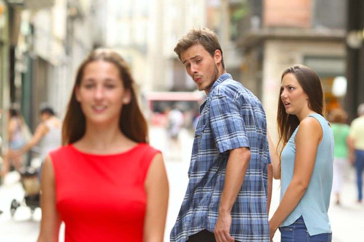 Distracted Boyfriend meme about PrettyLitter
