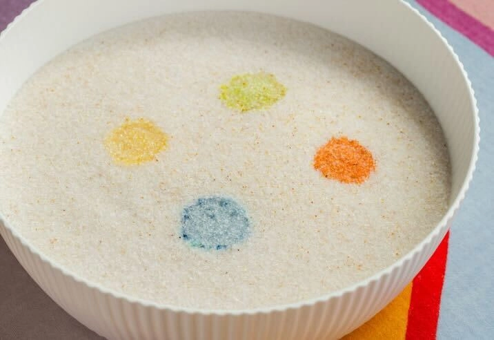 PrettyLitter bowl showing color-changing crystals